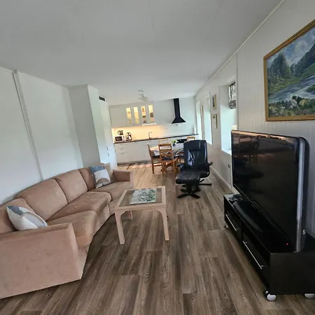 Gardsidyll I Flotte Omgivelser Appartement Ålesund