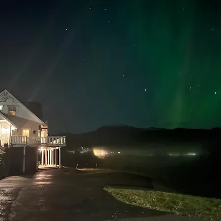 Gardsidyll I Flotte Omgivelser * Ålesund