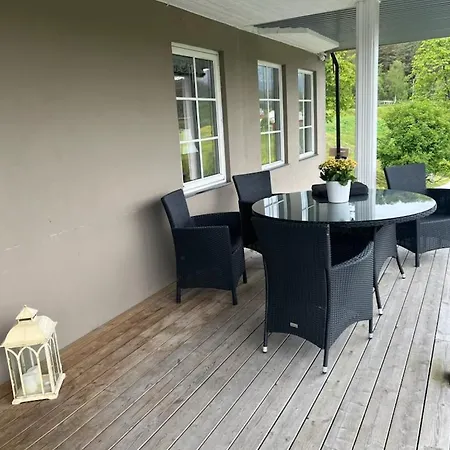 Apartament Gardsidyll I Flotte Omgivelser *